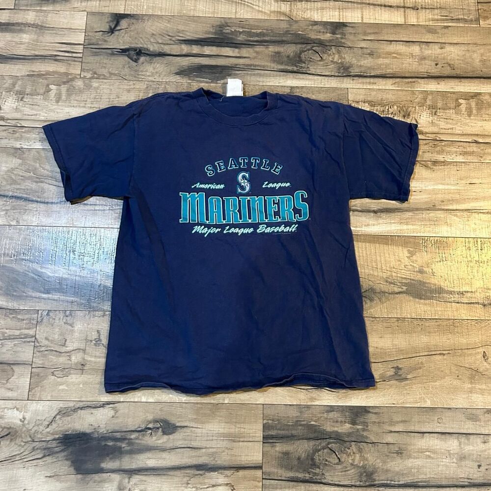 Mlb Men's Navy and Blue T-shirt